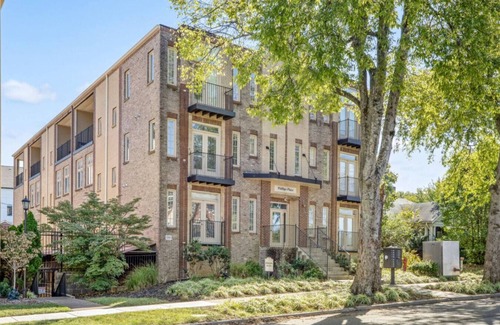 West End Condo | Phillips Place Condo 05