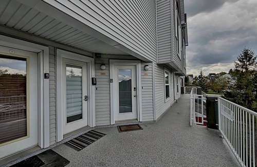 Magog Apartment | Phoenix condo near Lake Memphremagog