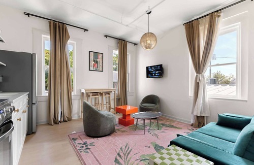 East Market District Apartment | Phoenix – Cozy, Charming Hideaway in Louisville