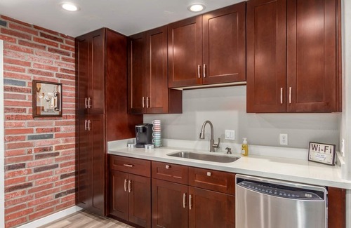 New Northtown House | Phoenix Mountain Preserve Retreat