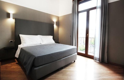 Historical Center House | Piazza Carità