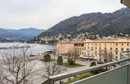Como City Centre Apartment | Piazza Cavour Lake View