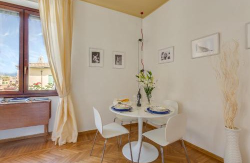Oltrarno Apartment | Piazza Santa Felicita