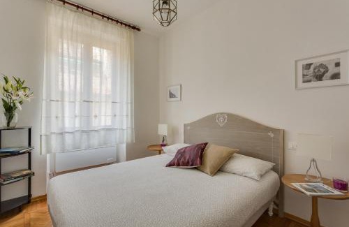 Oltrarno Apartment | Piazza Santa Felicita