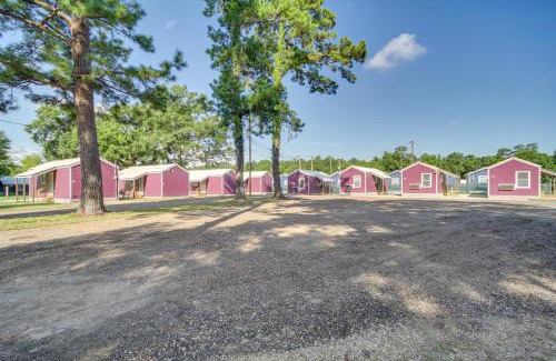 Picayune House | Picayune Tiny Home Rental about 11 Mi to Space Center!