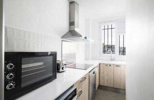 Quartier Saint-Georges Apartment | Pick A Flat's Apartment near Moulin Rouge - Rue Fontaine