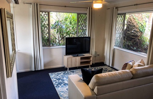 Rangeville Villa | Picnic Point Villas - perfectly located