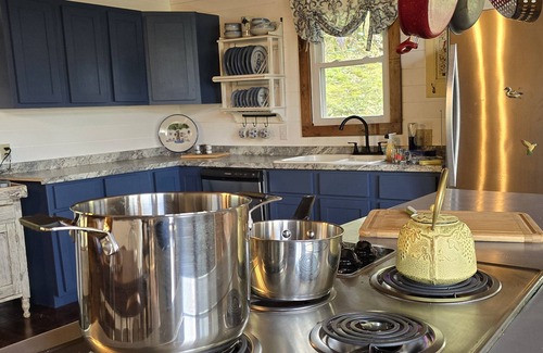 Chaplin Cabin | Picture perfect fall views, trail, On Lake, Kayaks & Canoe - Bourbon Trail