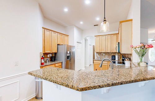 Fleming Island House | Picture-perfect getaway with saltwater pool, outdoor bar, grill & soaking tub