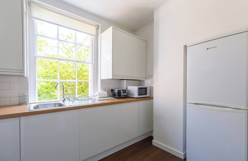 Islington Apartment | Picturesque 2BD Home, Heart of Islington