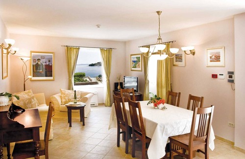 Sumartin Villa | Picturesque 4 bed villa with lovely sea views