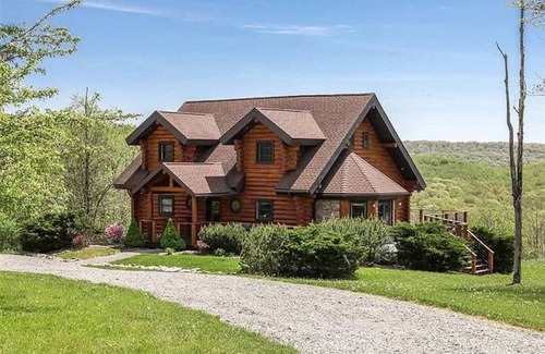 Jefferson Township Cabin | Picturesque Log Home, Family Fun with Scenic Views