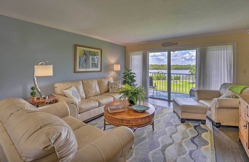 Redevelopment Area Condo | Picturesque Naples Condo w/ Pool Access!