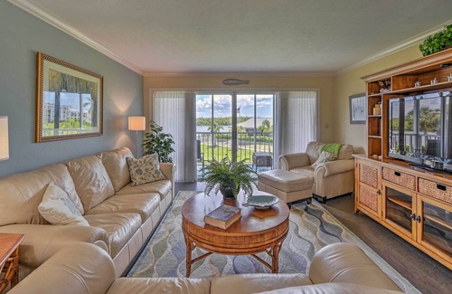 Redevelopment Area Condo | Picturesque Naples Condo w/ Pool Access!