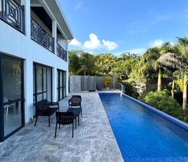 Le Francois Apartment | Pierre de Lune - Vue sur Piscine et Jardin