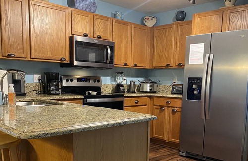 Pigeon Forge House | Pigeon River Cottage, river front, newly remodeled, 1 mile from Parkway.