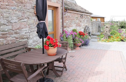 Wigton Cottage | PIGGERY COTTAGE, pet friendly, with a garden in Wigton
