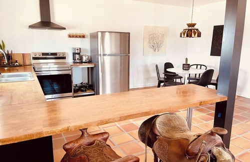 Marfa Apartment | Pik-Pak E - Entire Vintage Gas Station - 14 Guests