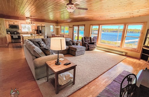 Park Falls Cabin | Pike Shores Lakeside Getaway, waterfront Cabin!