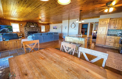 Park Falls Cabin | Pike Shores Lakeside Getaway, waterfront Cabin!