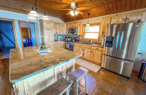 Park Falls Cabin | Pike Shores Lakeside Getaway, waterfront Cabin!
