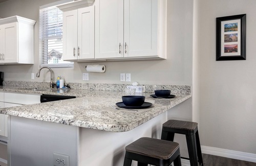 Flagstaff House | Pikes Peak Retreat - A Cozy 4-bedroom Townhome in Flagstaff