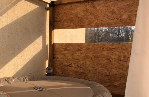 Lormaye House | Pilgrim - modern cottage and cozy -jacuzzi