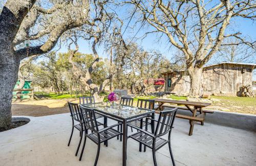 Dripping Springs House | Pin Oak Farmhouse with Patio in Dripping Springs
