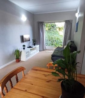 Hilton Apartment | Pin Oak Inn