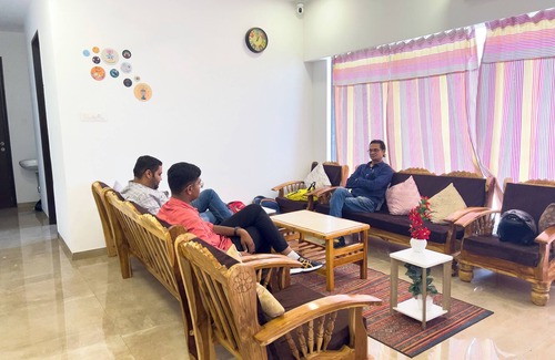 Vile Parle East Apartment | Pinaki Comfort Stay, Vile Parle - Near Airport