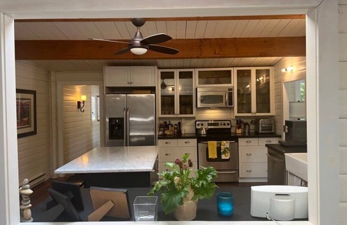Muskoka Lakes House | Pine Acres Summary: W