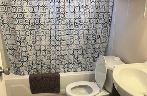 Algoma District Hotel | Pine Grove Motel