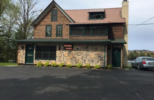 Old Forge Hotel | Pine Knoll Hotel Lakeside Lodge & Cabin
