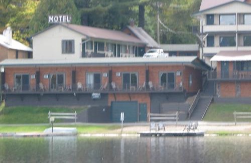 Old Forge Hotel | Pine Knoll Hotel Lakeside Lodge & Cabin