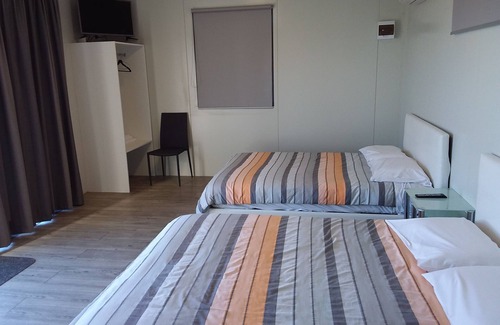 Kaiapoi Hotel | Pine Lake View Lodge