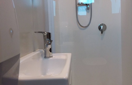 Kaiapoi Hotel | Pine Lake View Lodge