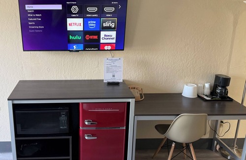 Mount Shasta Hotel | Pine Needles Inn