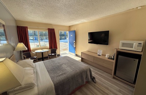 Mount Shasta Hotel | Pine Needles Inn