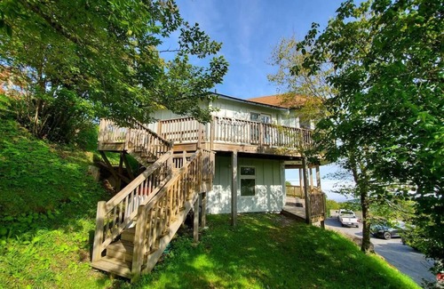 Banner Elk Ski Chalet | Pine Pointe Summary: