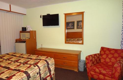 Dodgeville Hotel | Pine Ridge Motel