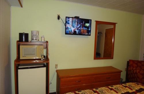 Dodgeville Hotel | Pine Ridge Motel