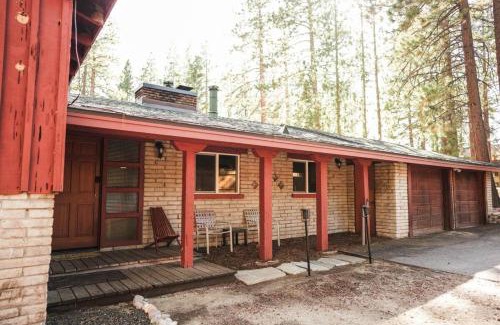 Lower Kingsbury Apartment | Pine Ridge Retreat