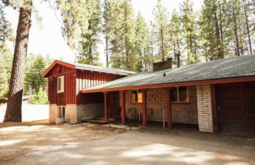 Lower Kingsbury Apartment | Pine Ridge Retreat