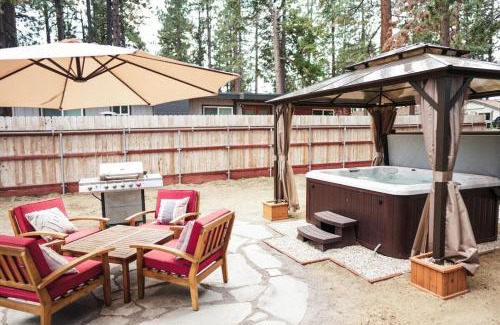 Lower Kingsbury Apartment | Pine Ridge Retreat