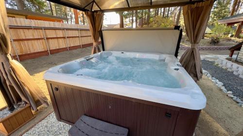 Lower Kingsbury Apartment | Pine Ridge Retreat