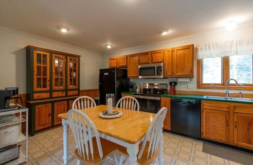 Boothbay House | Pine & Sea- Best of Both On Barter's Island