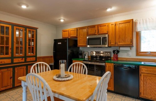 Boothbay House | Pine & Sea- Best of Both On Barter's Island