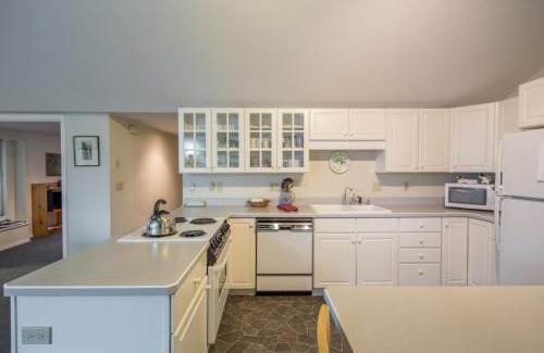 Sisters House | Pine Street Cottage