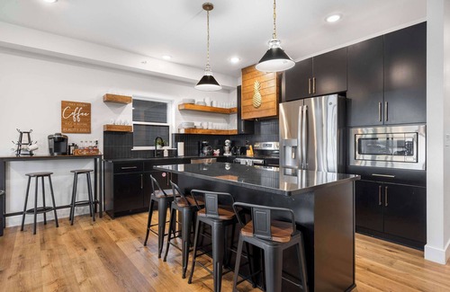 Hollister House | Pineapple Shores - Stay for 14