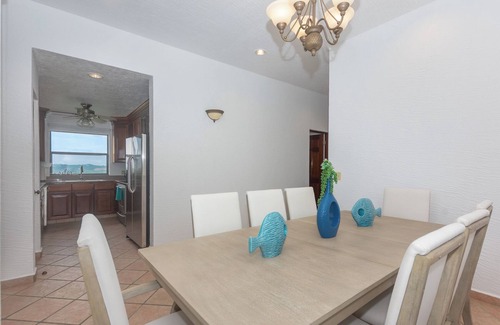 French Harbour Condo | Pineapple Villa 142- 2 bedroom, pool and more!